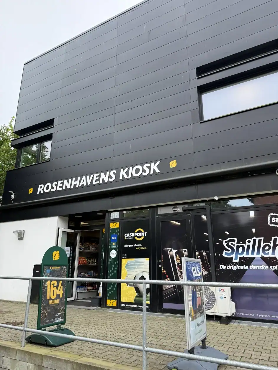 picture of kiosk facade